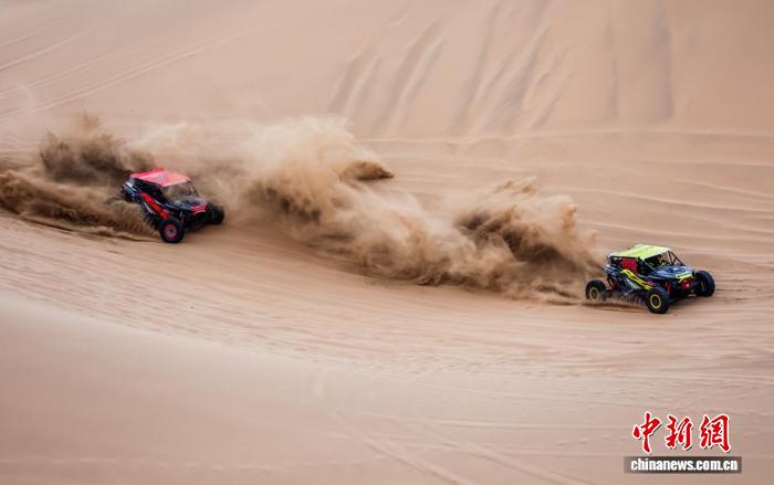 2025中国汽车场地越野锦标赛杭锦旗站落幕：姜波