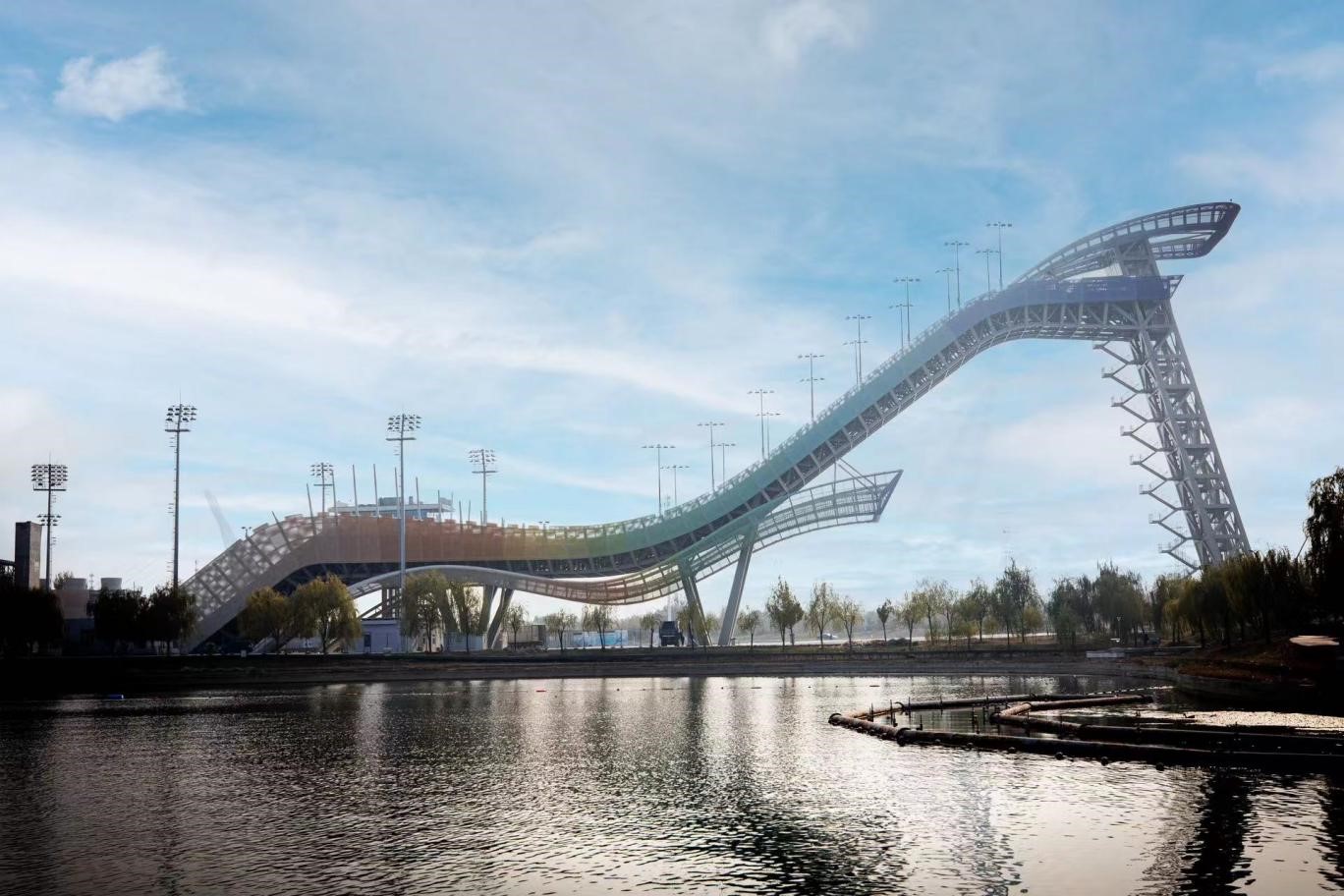 国际雪联官员来京考察单板及自由式滑雪大跳台