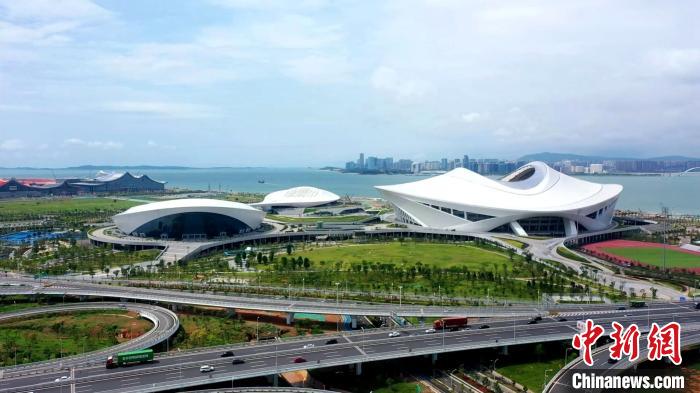 厦门白鹭体育场迎钻石联赛首秀 可转换看台助力