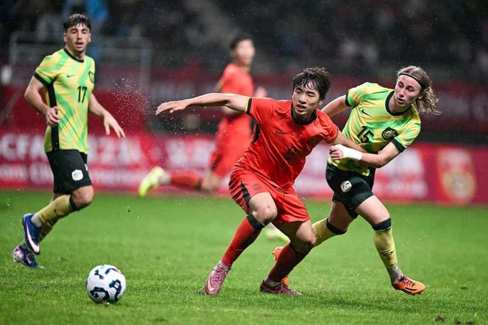 U19国足失误频频遭澳大利